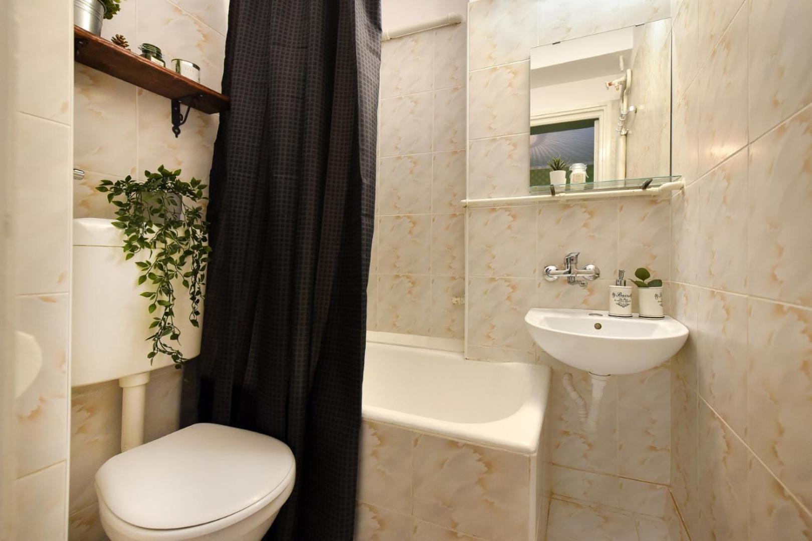 Chic Accommodation With Breathtaking Views Over Calea Victoriei - Your Central Heaven Bukarest Exteriör bild