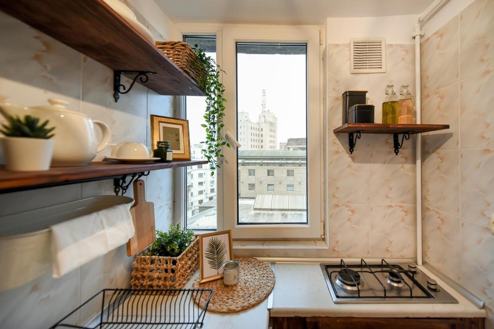 Chic Accommodation With Breathtaking Views Over Calea Victoriei - Your Central Heaven Bukarest Rum bild